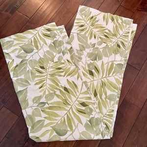 🌿Pottery Barn Green Leaf Linen Shower Curtain🌿